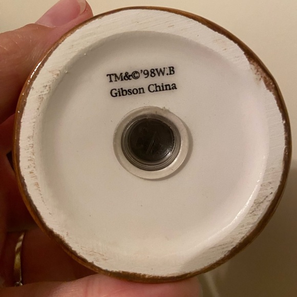 Vintage Gibson Warner Bros 1998 Tweety Bird on Cage Salt or Pepper Shaker - Picture 5 of 7